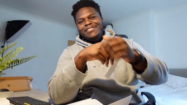 WHITE APPLE WATCH SOLO LOOP Unboxing, Impressions and Sizing. смотреть онлайн