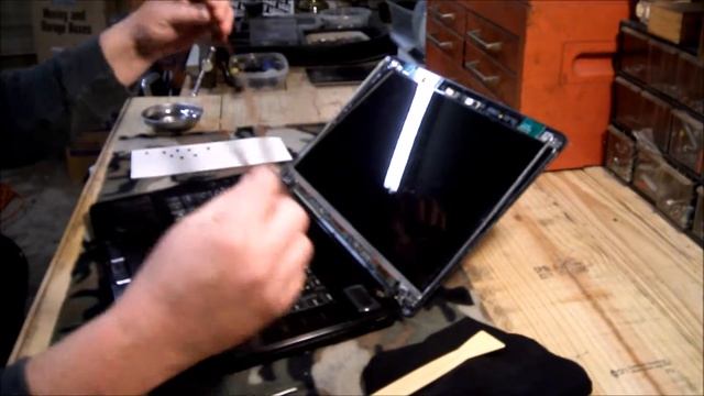 How to Replace the LCD Screen in a Lenovo IdeaPad Y560 Laptop смотреть онлайн