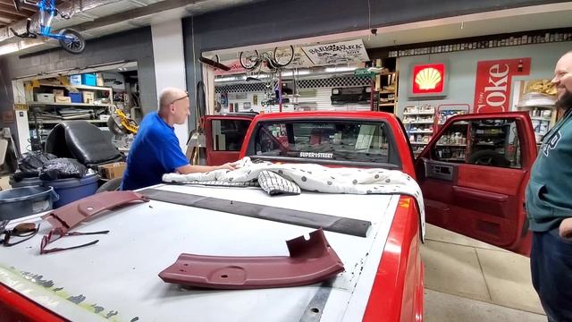 Minitruck Limo window install. The coolest custom aftermarket mod ever! Chevy S10 Cameo 💋 смотреть онлайн