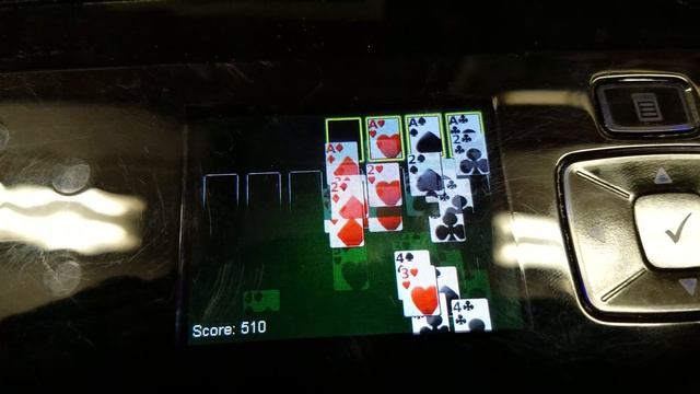 Completing a game of solitare on a Windows Sideshow display смотреть онлайн