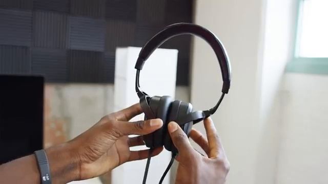 Dope Tech: Lightning Headphones! смотреть онлайн