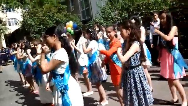 Флешмоб в #1 детском музыкальном школе смотреть онлайн