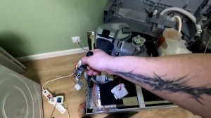 Новая посудомоечная машина Бош с цеолитом. Ошибка E2012.Небольшое дополнение к обучающему видео.