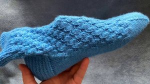 НОСОЧКИ ПРОСТЫМ ЭФФЕКТНЫМ УЗОРОМ