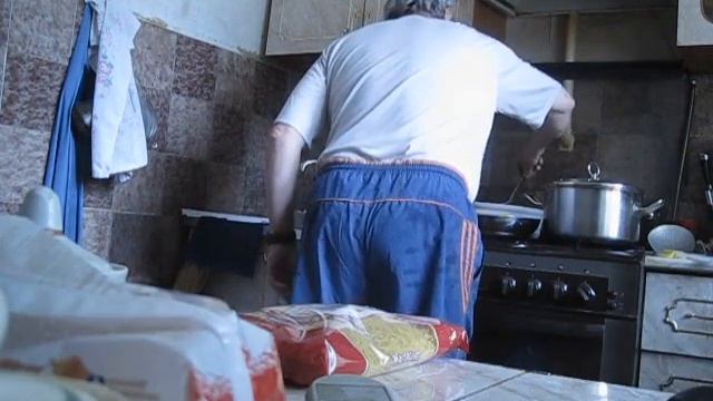 первый день отпуска---дети в школе жена в больнице я на кухне. смотреть онлайн