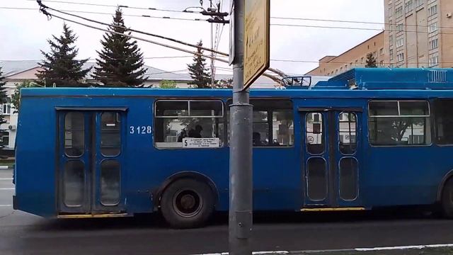 Троллейбус зиу-682гм1(с широкой передней дверью) борт.номер 3128 следует по маршруту 5 г.Рязань смотреть онлайн