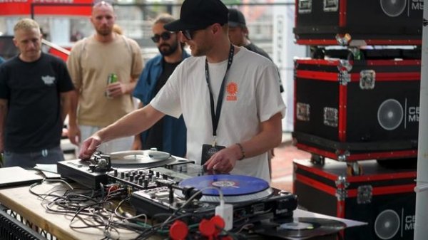 Paul Sitter vs Mista Fester vs Nino Leal