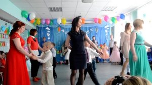 Танец с родителями на выпускном