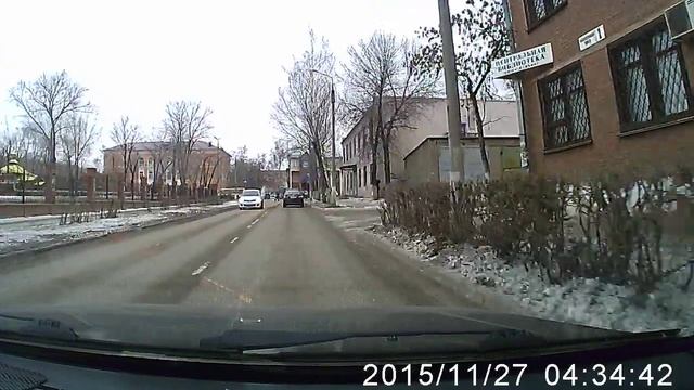 возле больницы машина с нарушением стоит у перехода смотреть онлайн