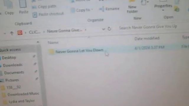 This is NOT a rickroll (or is it?) смотреть онлайн