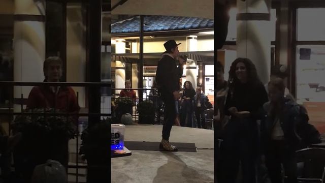 Win Butler random Random Karaoke performance смотреть онлайн