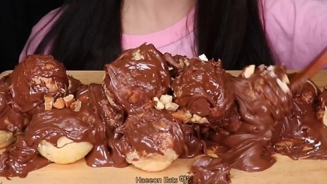 꾸덕꾸덕 누텔라 범벅 베이비슈 프로피테롤 먹방 NUTELLA PROFITEROLE CREAM PUFF MUKBANG | ASMR | roti krim nutella смотреть онлайн