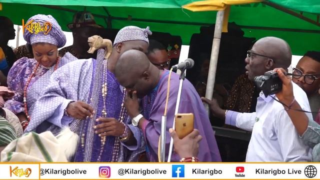 Portable Rain Money On Senior Colleague, Abas Obesere as he perform at his coronation Ceremony смотреть онлайн