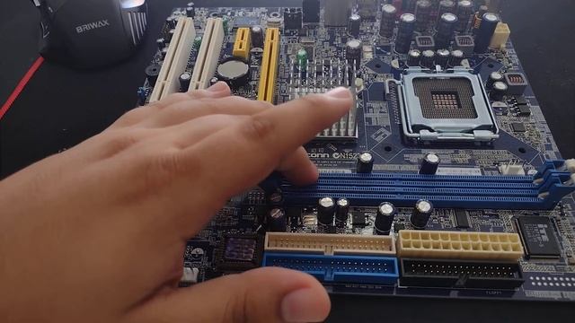 Placa Mãe Foxconn N15235 ( 6627MA-2.0-RS2H ) 775 / DDR2 (Principais Especificações) смотреть онлайн
