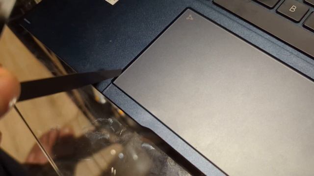 ASUS Zenbook Flip 14 OLED (UP3404VA-KN057W), Trackpad abnormal gap. смотреть онлайн