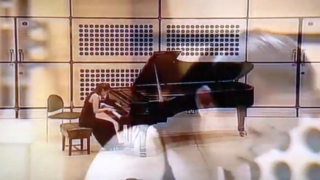 Bach/Busoni Chacconne, Mitra Alice Tham, piano смотреть онлайн