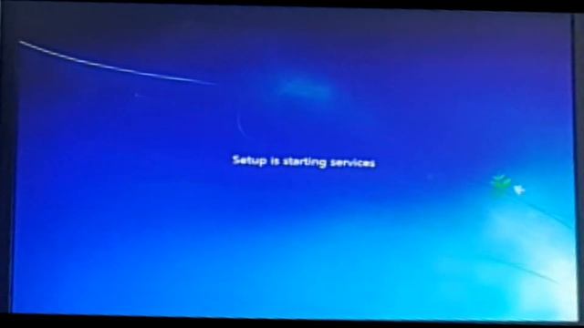 Looking at a RARE Windows 7 Signature Edition Installation Disc and Installing it on a Real PC! смотреть онлайн