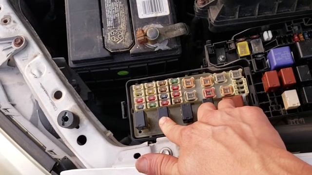 Toyota Camry A/C light flashing ( A/C luz parpadiando) compressor not engaging смотреть онлайн