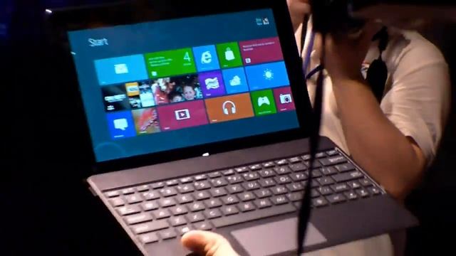First Look: ASUS Tablet 600 Tegra 3 Windows 8 Tablet смотреть онлайн