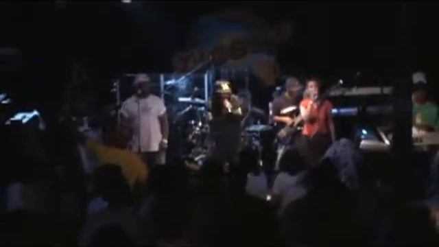 LIONTRACKS BAND LIVE part 1 (Give em wat they want and Jah King) смотреть онлайн