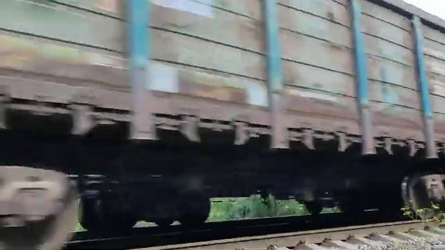 Встречные поезда, 2ЭС6-705 и ВЛ11М-311/338А. Юбилейное 1000 видео на канале! смотреть онлайн