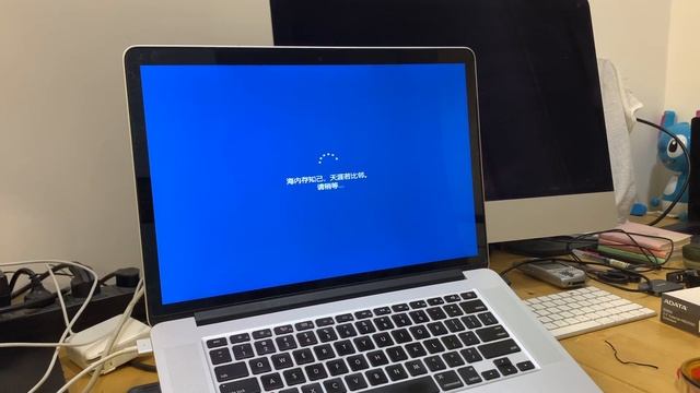 [老李‘s] 把Windows 10装到移动硬盘里或U盘里⎮硬核技术释放你有限的MacBook硬盘⎮说好的讲技术还是免不了贩卖价值观 смотреть онлайн