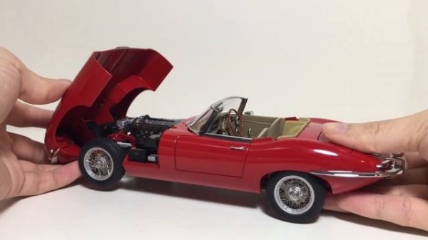 1/18 AUTOart Jaguar E-Type Roadster Series 1 3.8
