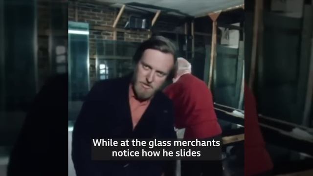 How to Replace a Window - Sir Richard Stillgoe смотреть онлайн