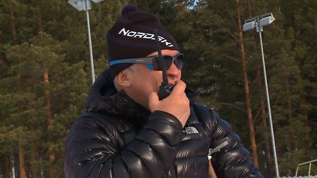 Гонки с приставкой супер и командная работа на дистанции. Первенство России по биатлону в Тюмени смотреть онлайн