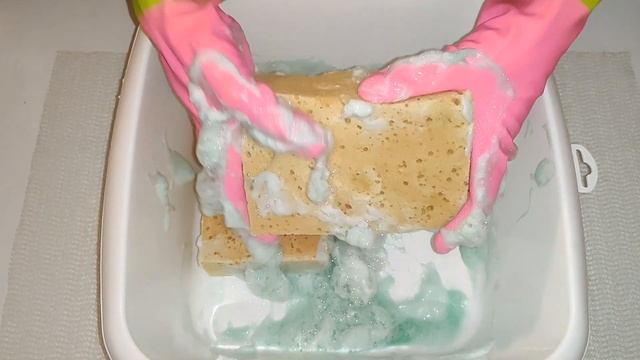 ASMR Sponge Squeeze - Thick Chestnut Suds Part 1 смотреть онлайн