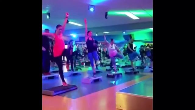 Sunday Matinee : Happy New Year 31-01-2016 смотреть онлайн