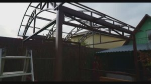 Беседка из профильной трубы на сваях