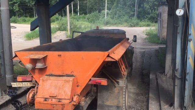 ЗИЛ 130 загрузка асфальтом смотреть онлайн