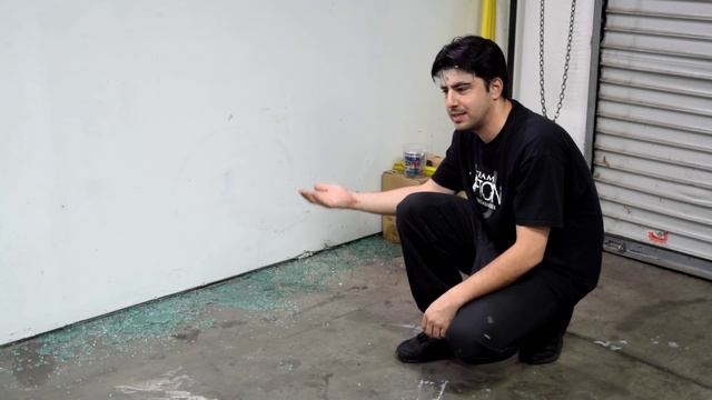 Super Easy Way to Break Safety Glass in an Emergency - MUST SEE IT'S PRETTY FUN смотреть онлайн