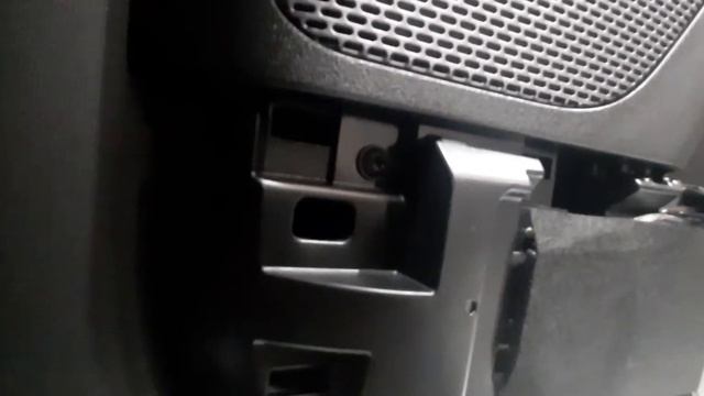 2020-21 Defender door panel removal (2) смотреть онлайн