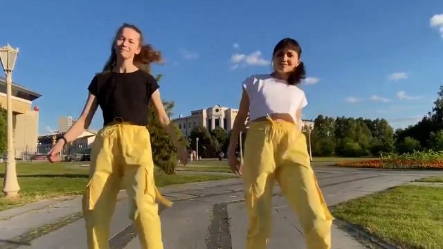 АФРО, УЧЕНИЦА И ПРЕПОДАВАТЕЛЬ смотреть онлайн