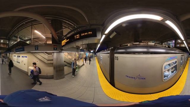 Vancouver - Skytrain - Broadway-City Hall Station - Platform 360 смотреть онлайн