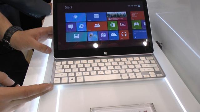 LG Tab-Book windows 8 video anteprima by HDblog смотреть онлайн