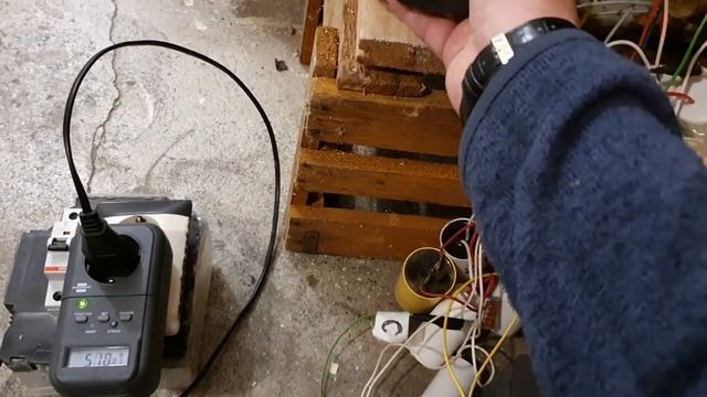 3 фазный МОТОР полностью через КОНДЕНСАТОРЫ, 3 ПРОБЫ смотреть онлайн