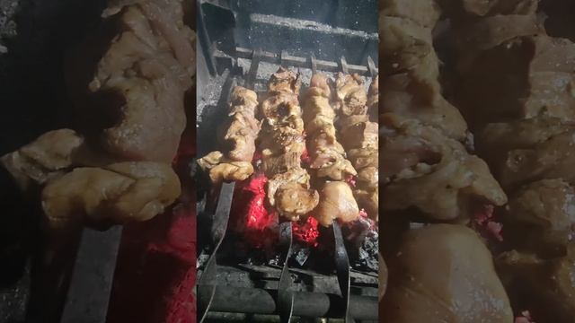 шашлык, картофель и мясо в горшочках смотреть онлайн