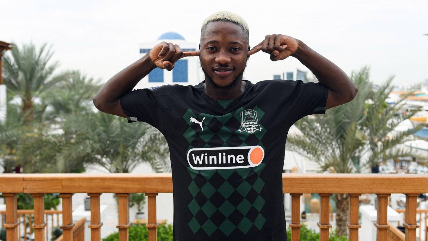 Мозес Кобнан Дэвид нападающий, держащий в напряжении оборону соперников смотреть онлайн