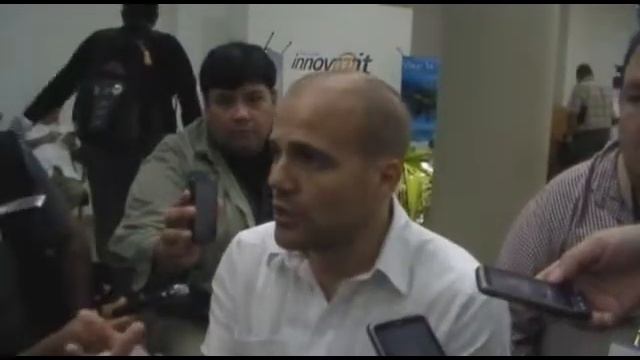 Windows Phone 7.5 llegará a Venezuela смотреть онлайн