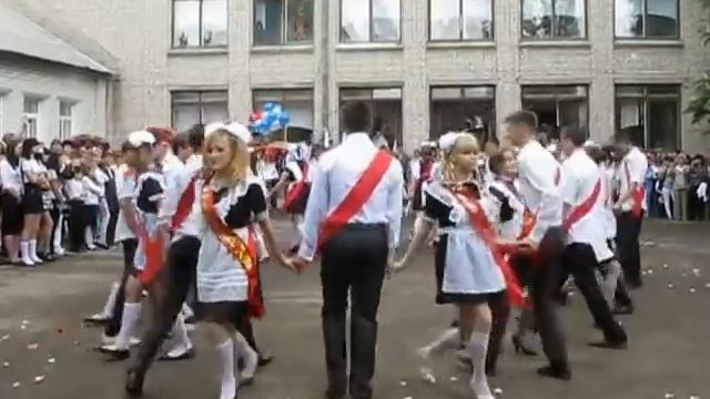 Вальс выпускников 2011, школа 26, г Энгельс смотреть онлайн