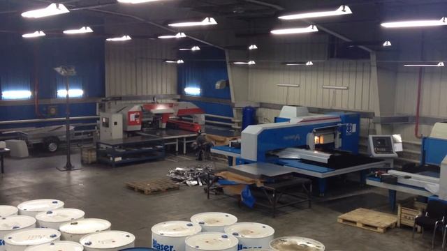 Координатно-револьверные пресса в работе смотреть онлайн