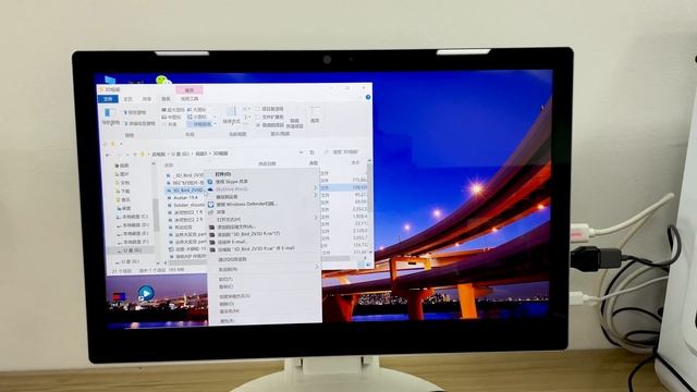 15.6'' Glasses-free 3D display with eye-tracking смотреть онлайн