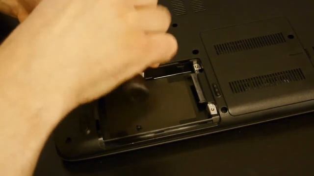 Laptop Upgrade - SSD Einbau - by Weegli Tutorials смотреть онлайн