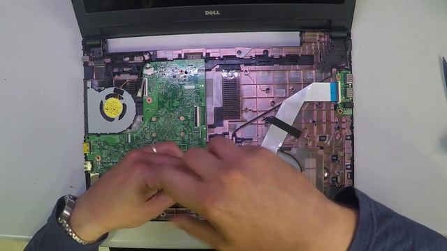 Dell Inspiron 3551 Full Disassembly and Reassembly смотреть онлайн