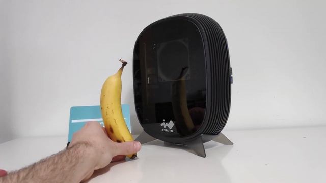 Teeny Tiny Style in the Inwin B1 ITX Case! | Build and review смотреть онлайн