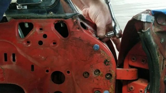MGB Wing Window removal (by request) смотреть онлайн