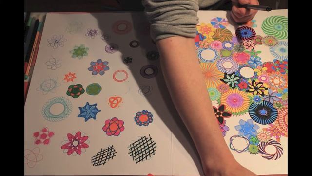 Spirograph Stained Glass Window - Rachel Evans Designs смотреть онлайн